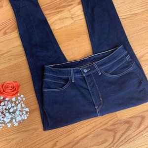 Women’s Levis dark denim high-waisted skinny jeans